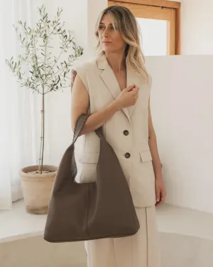 Avery Shoulder Bag in Mocha