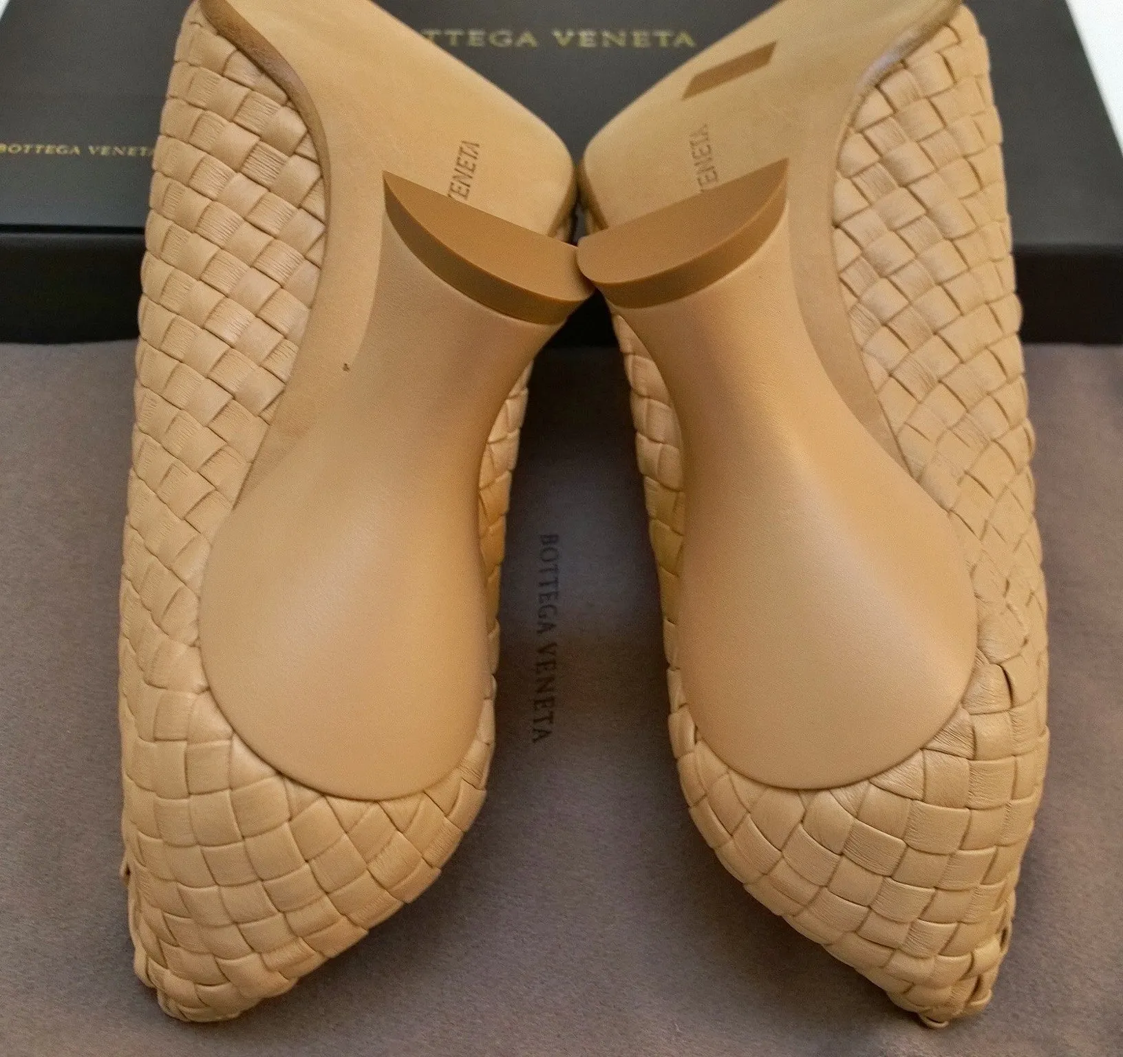 Bottega Veneta Almond Intrecciato Block Heels in Woven Leather in Beige Shoes
