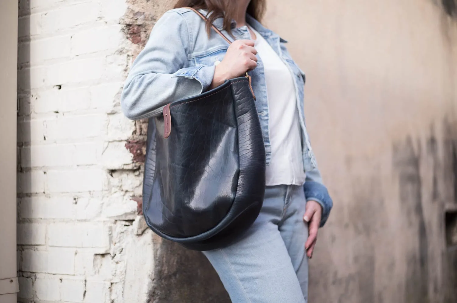 CELESTE LEATHER HOBO BAG - MEDIUM - INDIGO BISON
