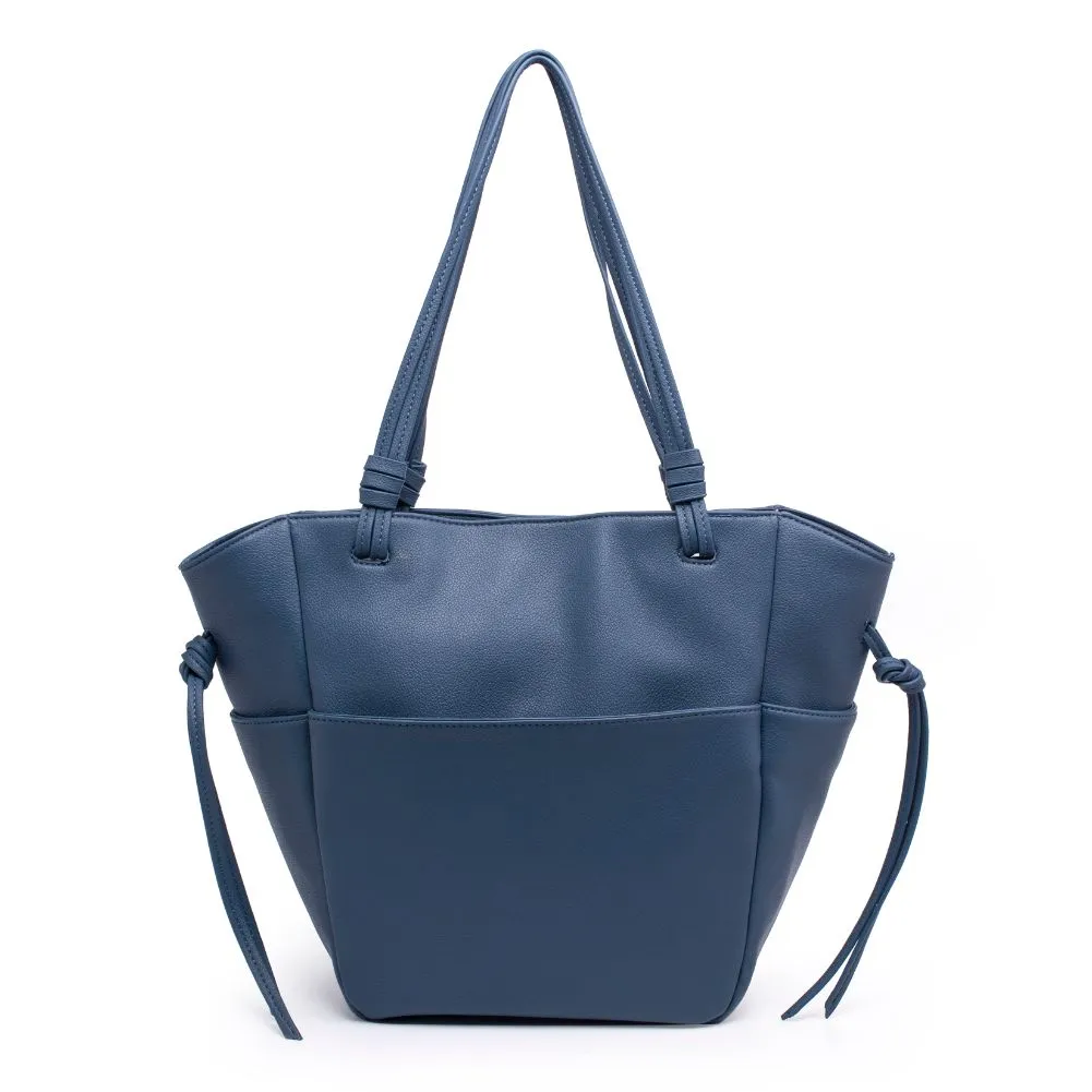 Chloe Hobo