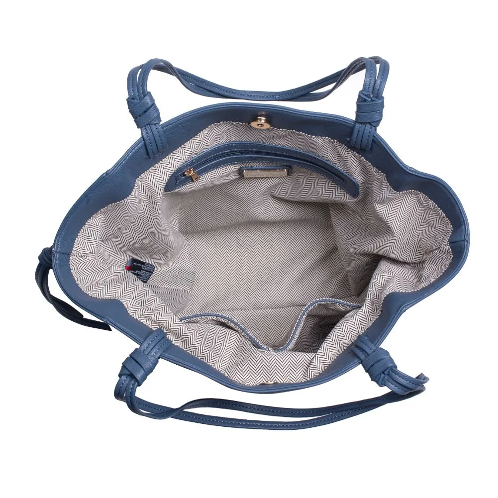 Chloe Hobo