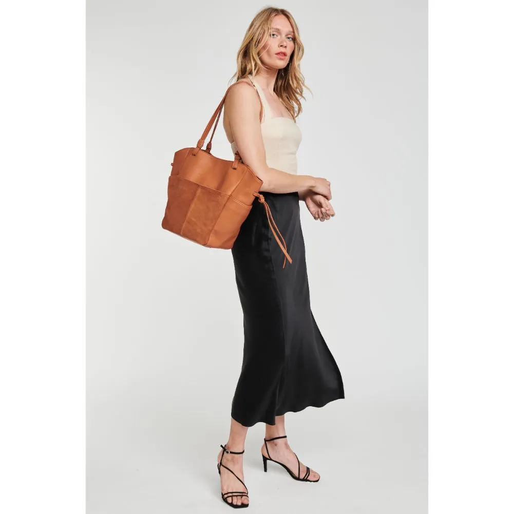 Chloe Hobo