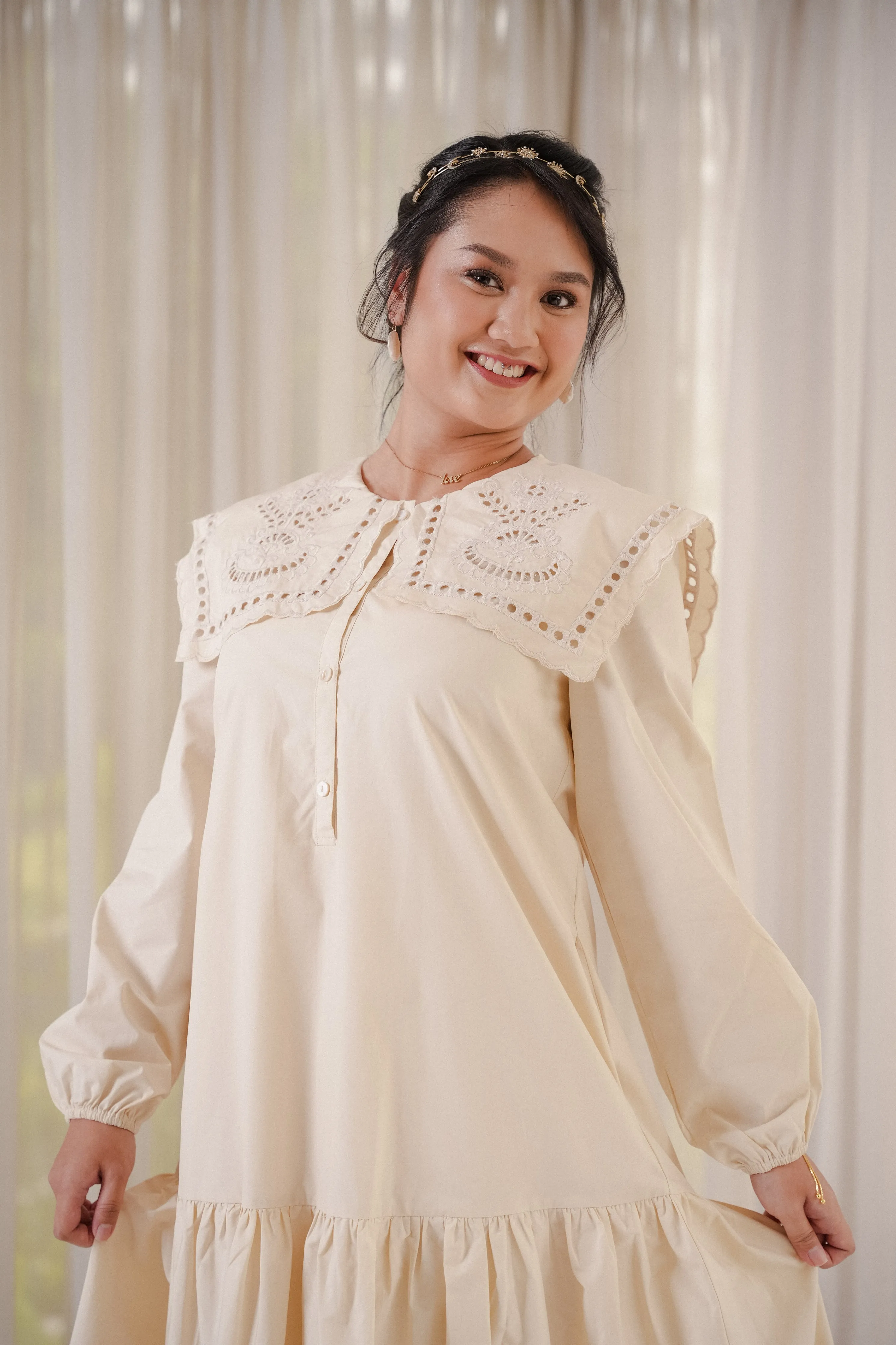 COLETTE DRESS IN SAND