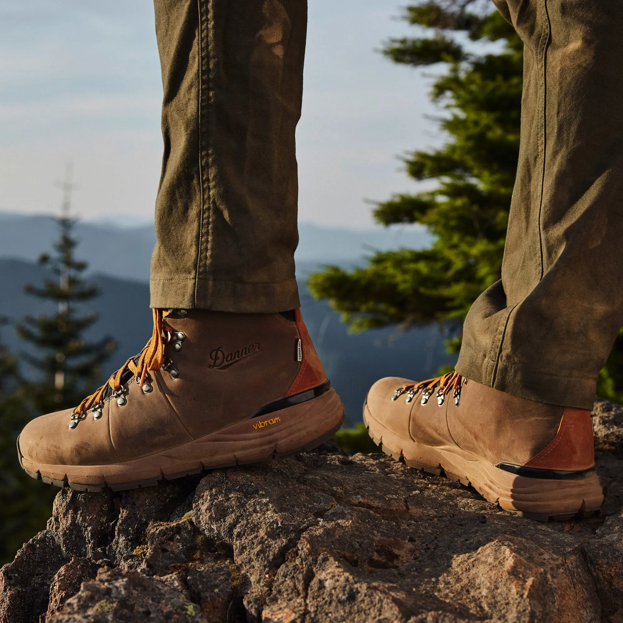 Danner Mountain 600 Boot in Chocolate Chip/Golden Oak