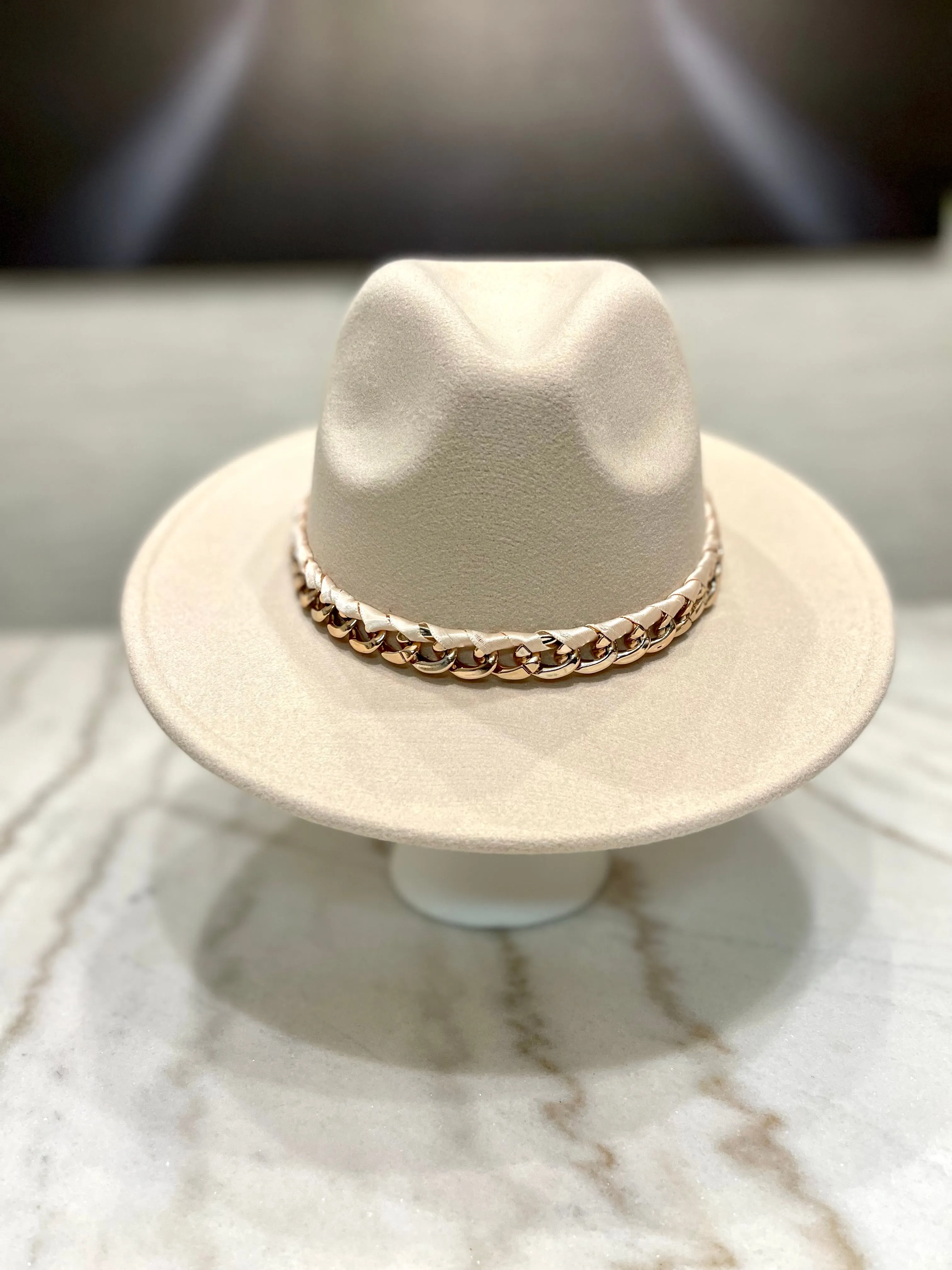 Fedora w/Gold & Satin Chain