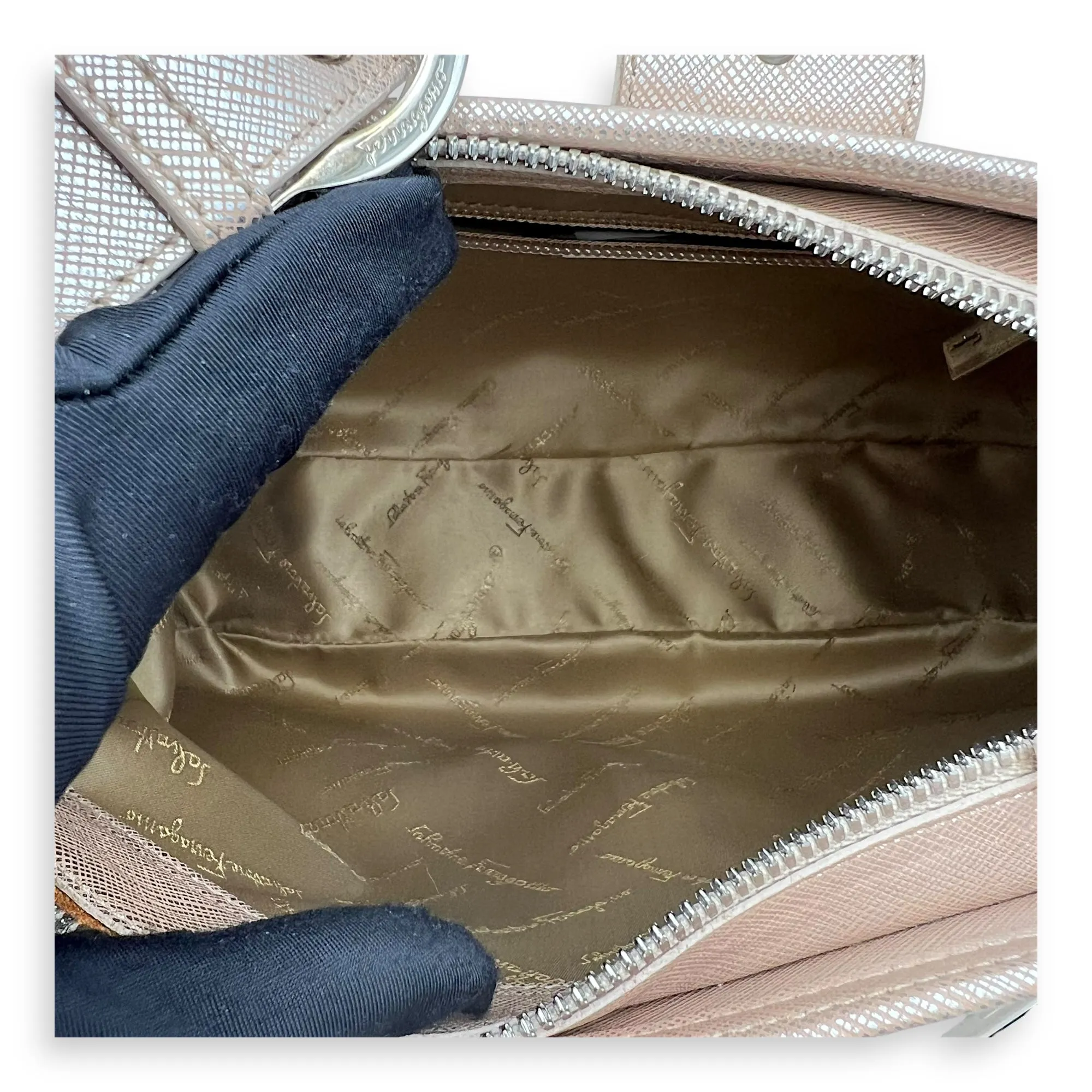 Gancini Hobo Shoulder bag in Saffiano leather, Silver Hardware