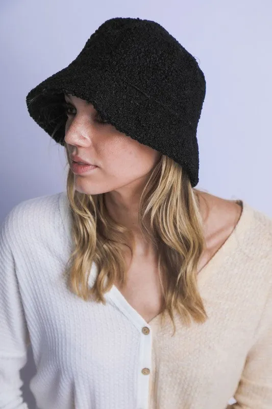 GETTING A FUZZY FEELING BUCKET HAT
