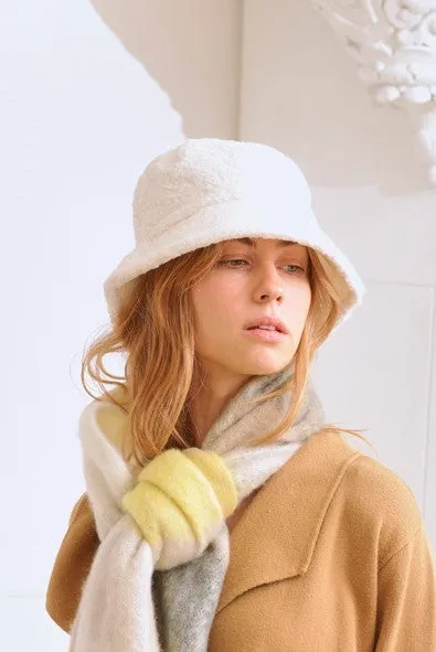 GETTING A FUZZY FEELING BUCKET HAT
