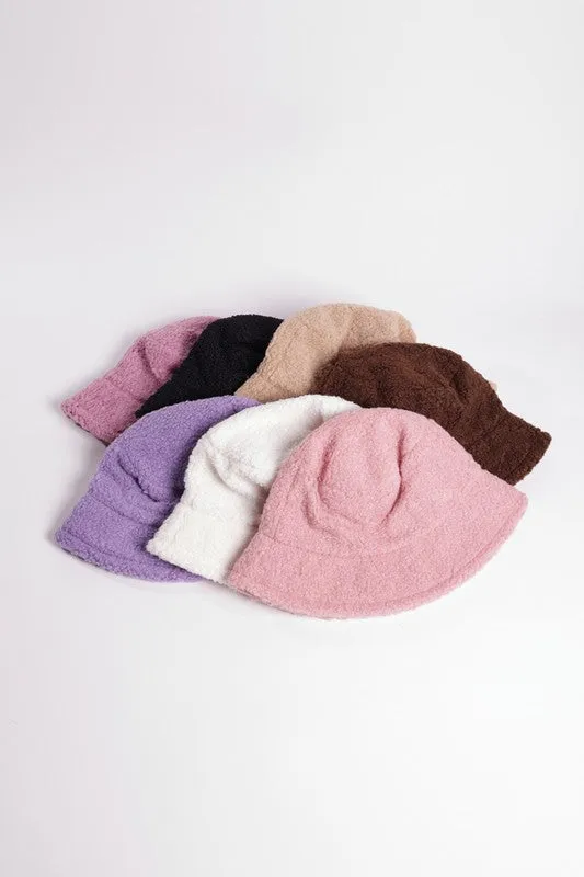 GETTING A FUZZY FEELING BUCKET HAT