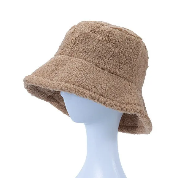 GETTING A FUZZY FEELING BUCKET HAT