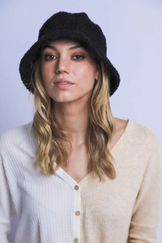GETTING A FUZZY FEELING BUCKET HAT