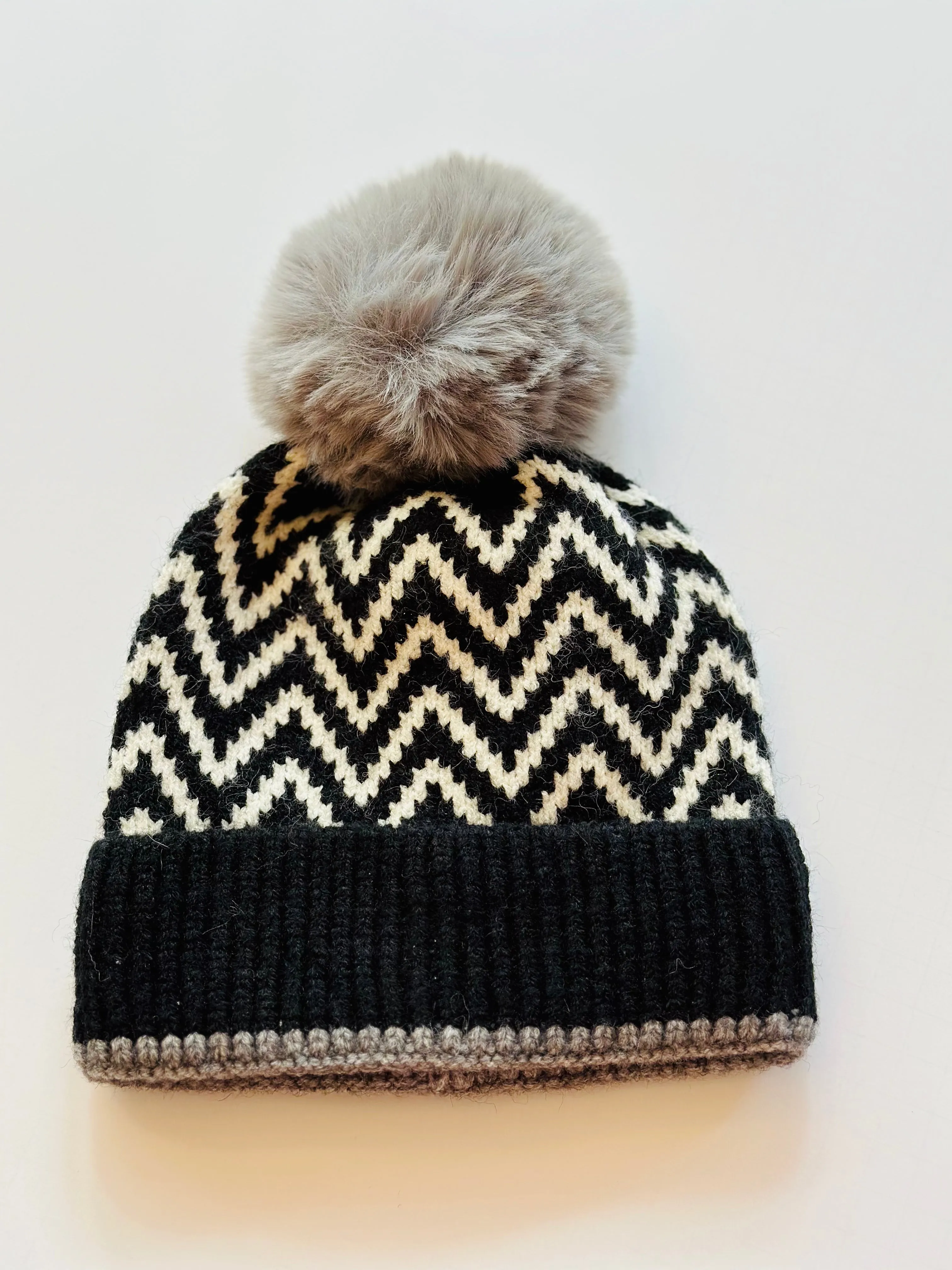 H41 CHEVRON BEANIE