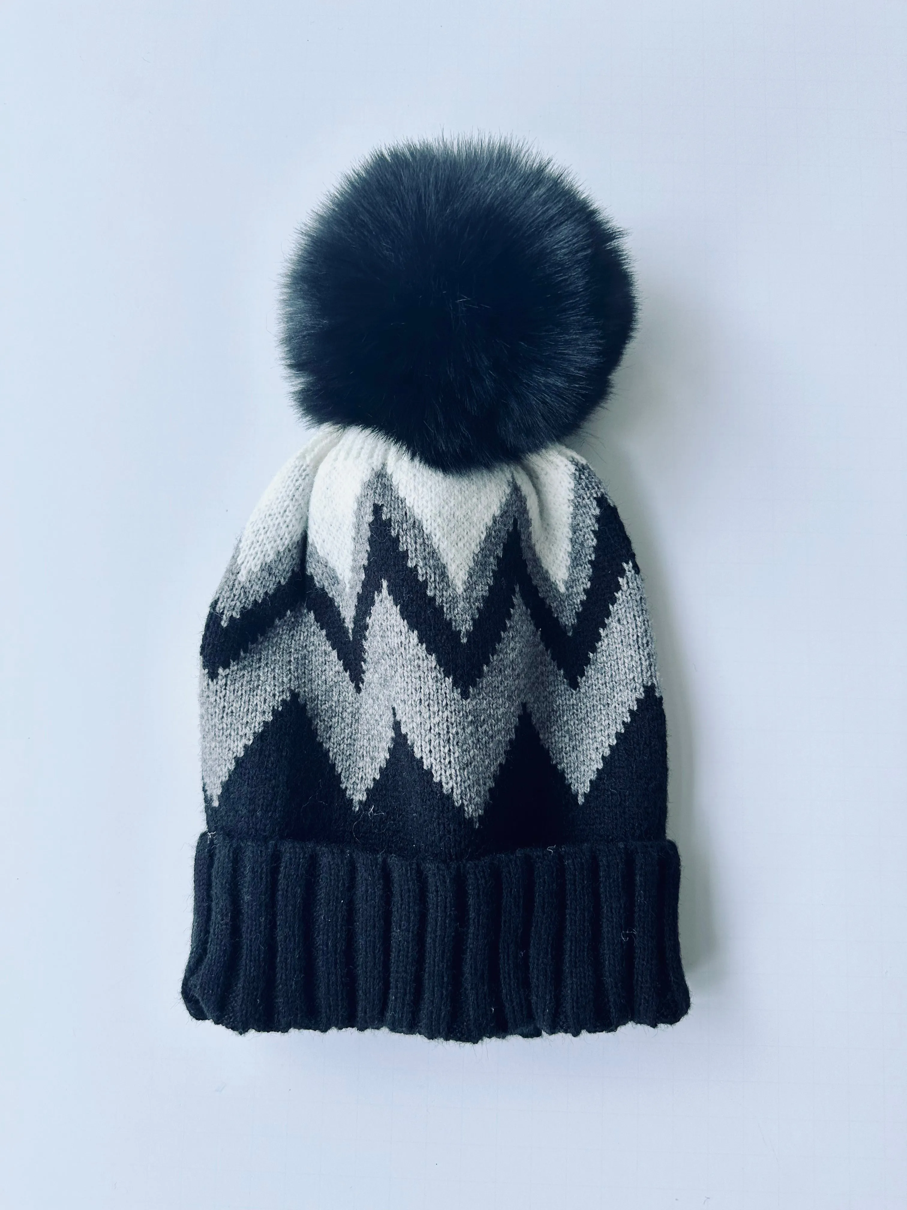 H54 ZIGZAG BEANIE
