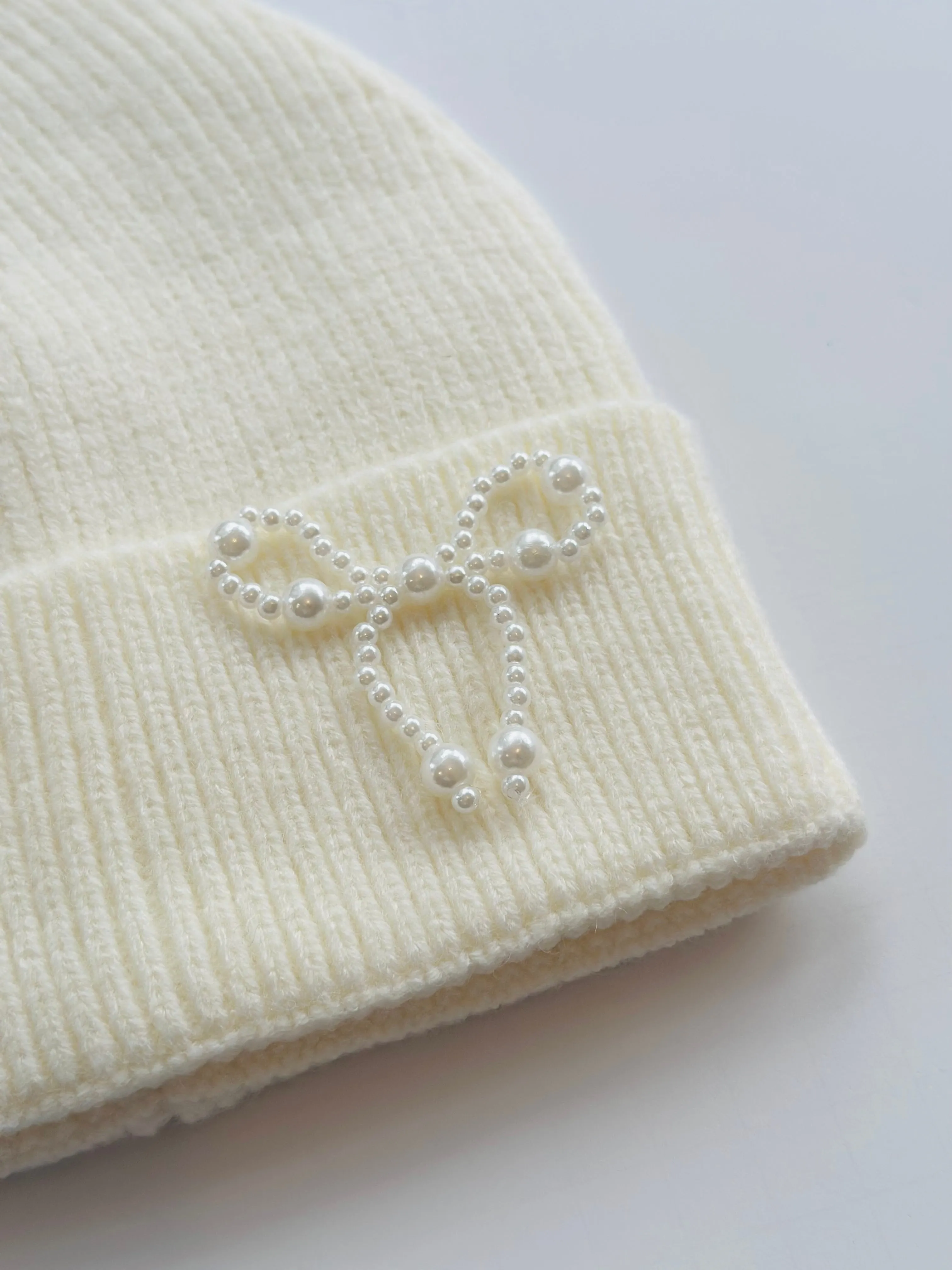 H60 PEARL BOW BEANIE