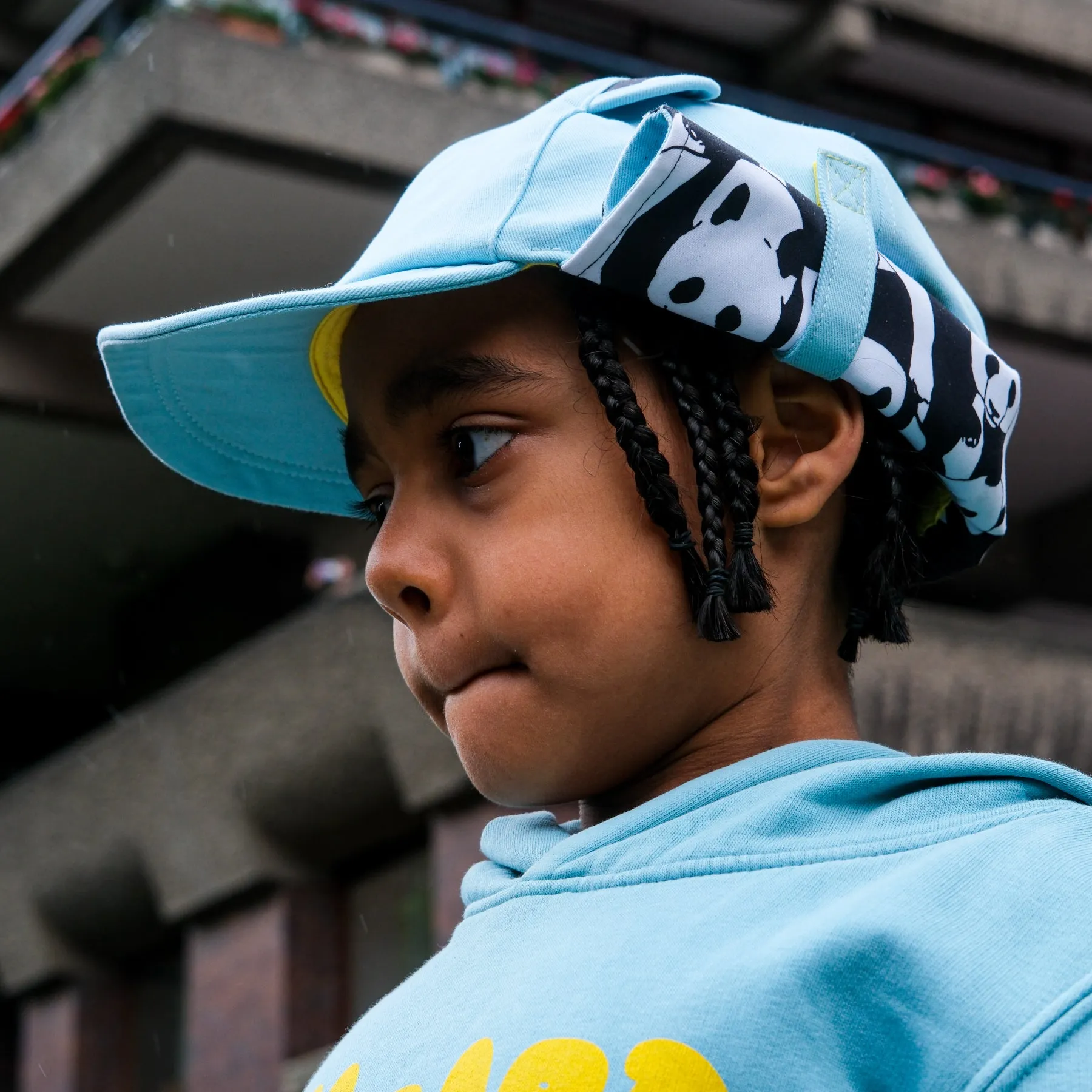 Kids Cub hat with neck flap: Pale Blue