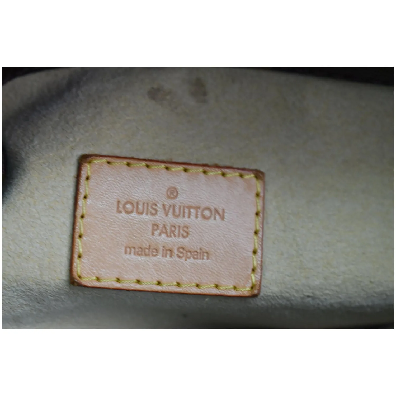 LOUIS VUITTON Artsy MM Monogram Canvas Hobo Bag Brown