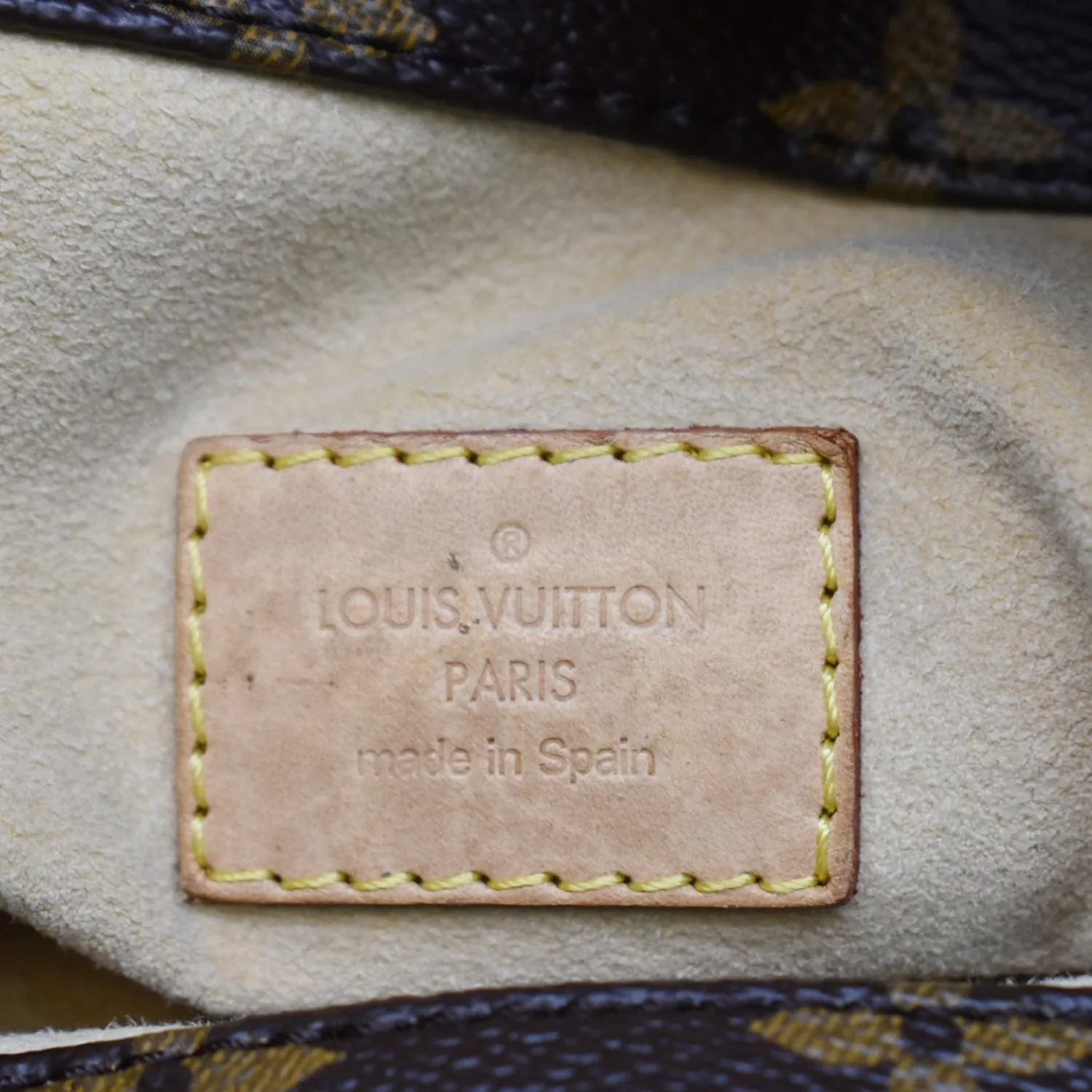 LOUIS VUITTON Artsy MM Monogram Canvas Hobo Bag Brown