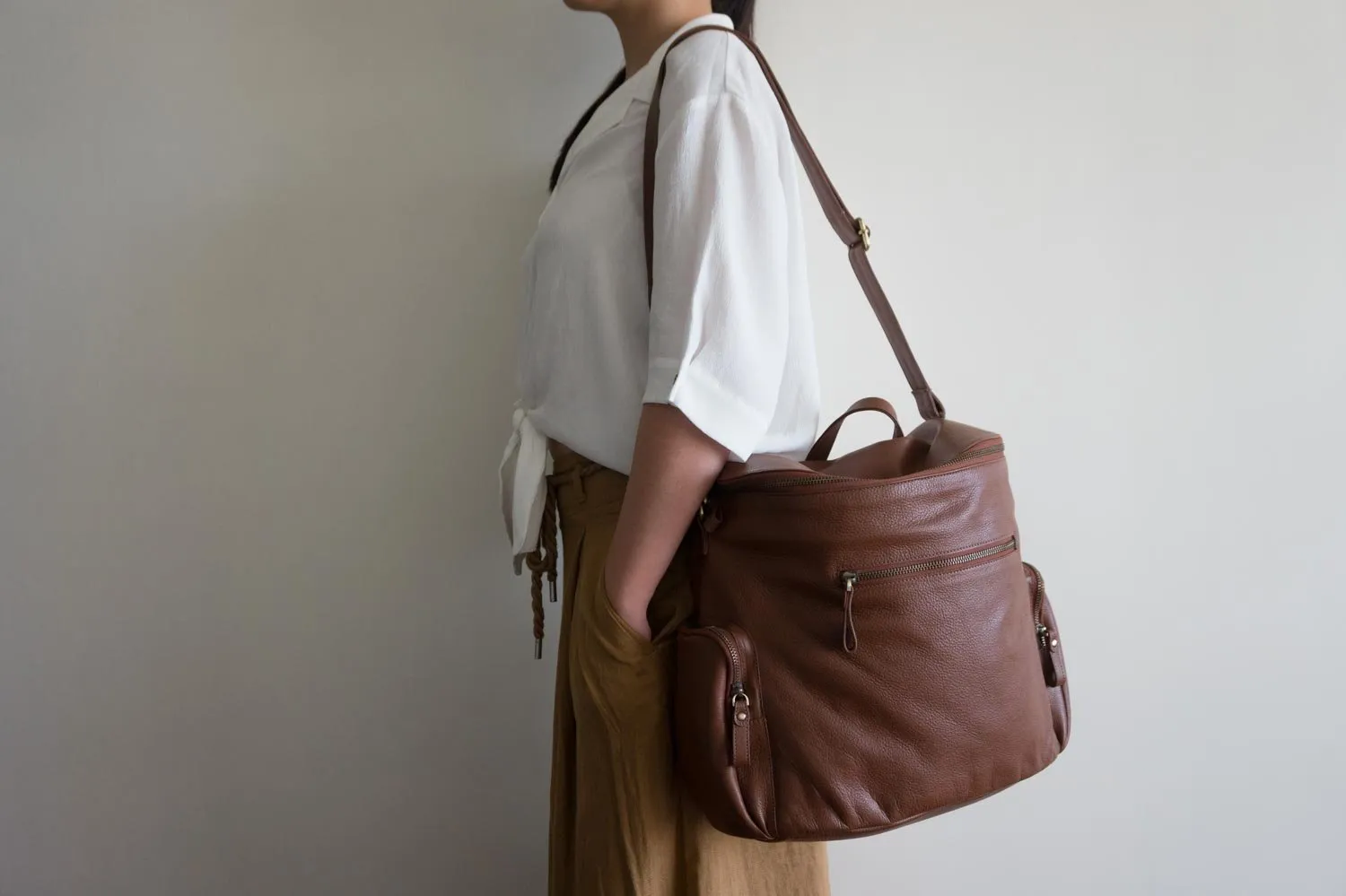 Noa Leather Bucket Backpack in Dark Brown