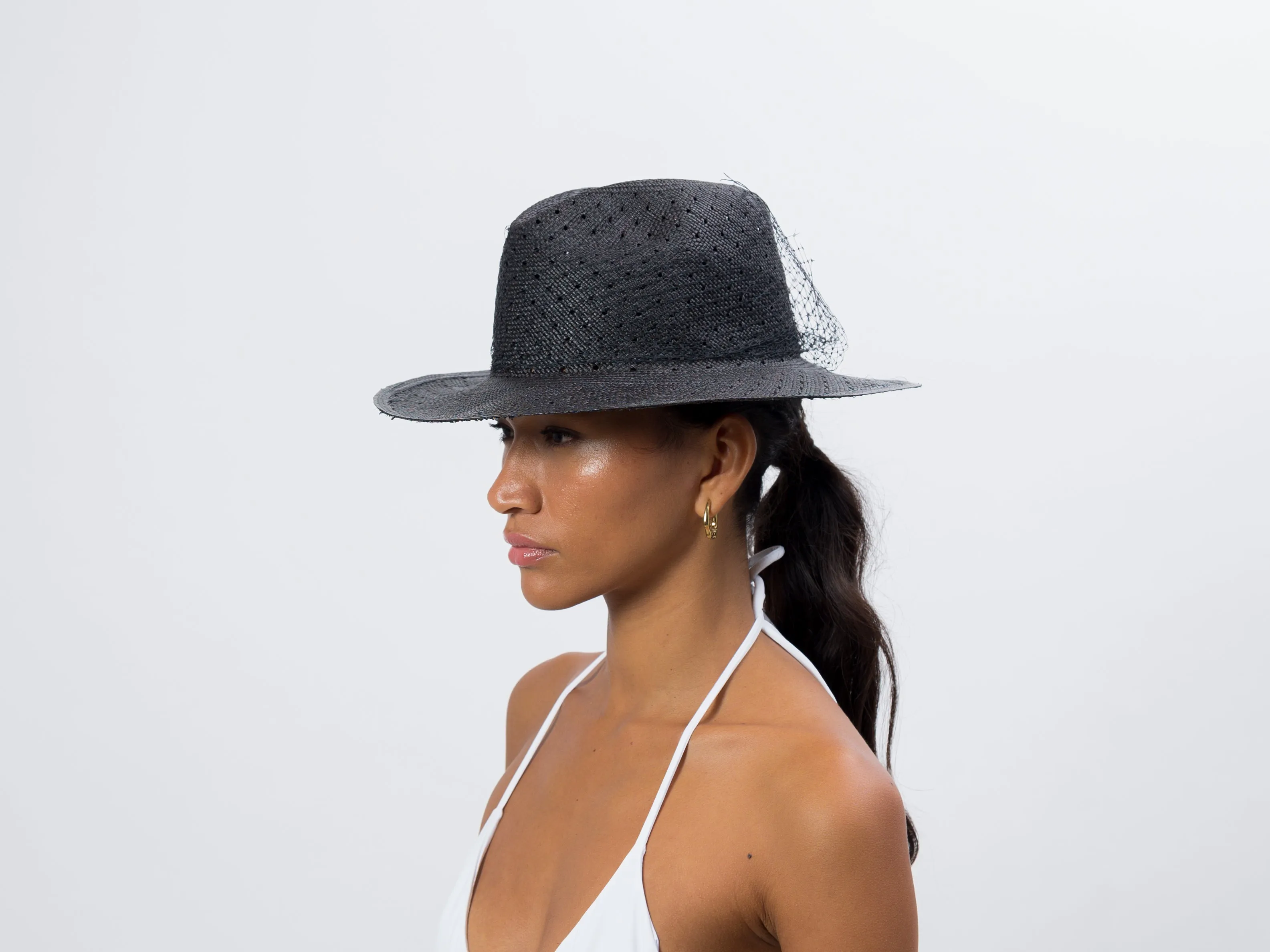Open weave Panama hat with tulle