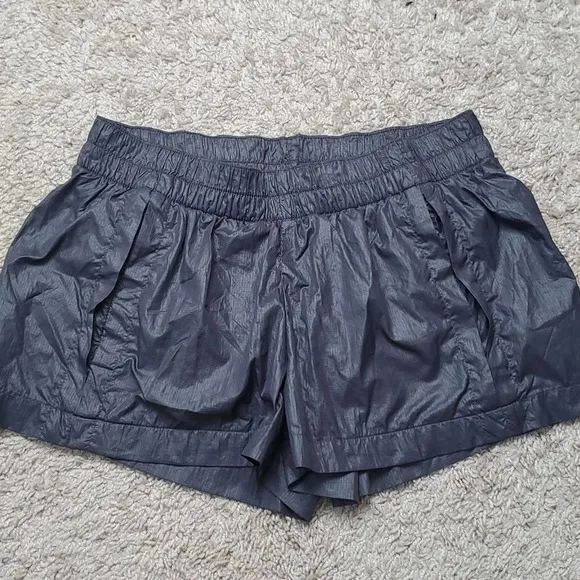 (P) Cap body fit Women short sport hiking running gym 2 pocket sz S rare black