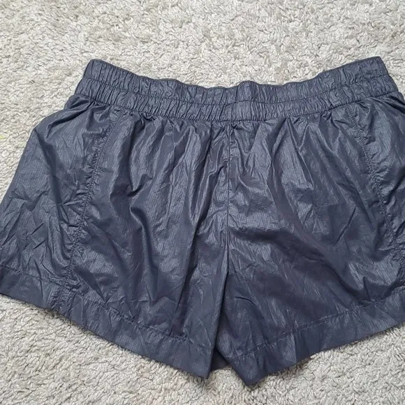 (P) Cap body fit Women short sport hiking running gym 2 pocket sz S rare black