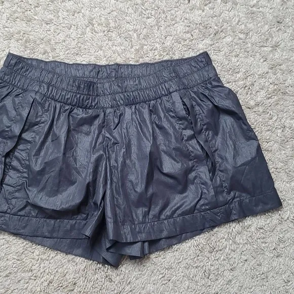 (P) Cap body fit Women short sport hiking running gym 2 pocket sz S rare black