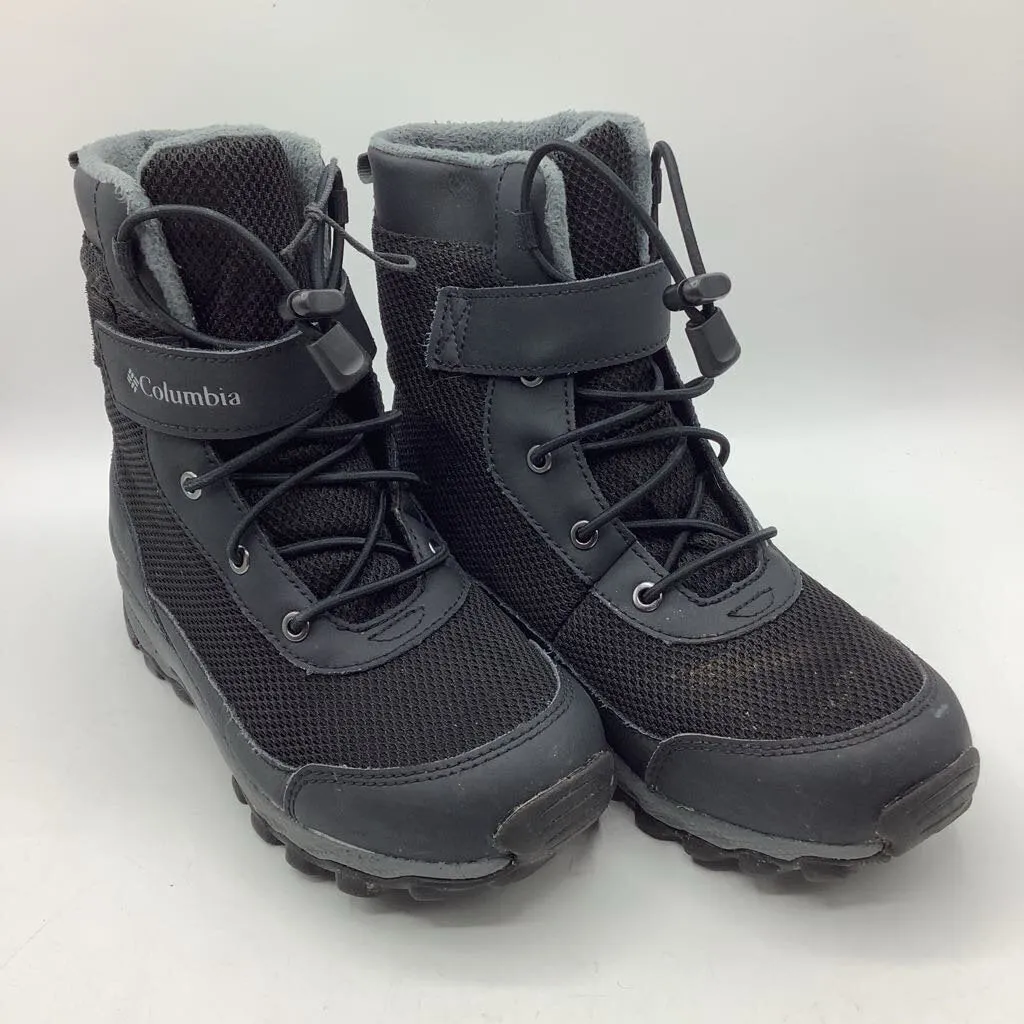 Size 2Y: Columbia Black Toggle/Velcro Strap Waterproof Omni-Grip Hiking Boots