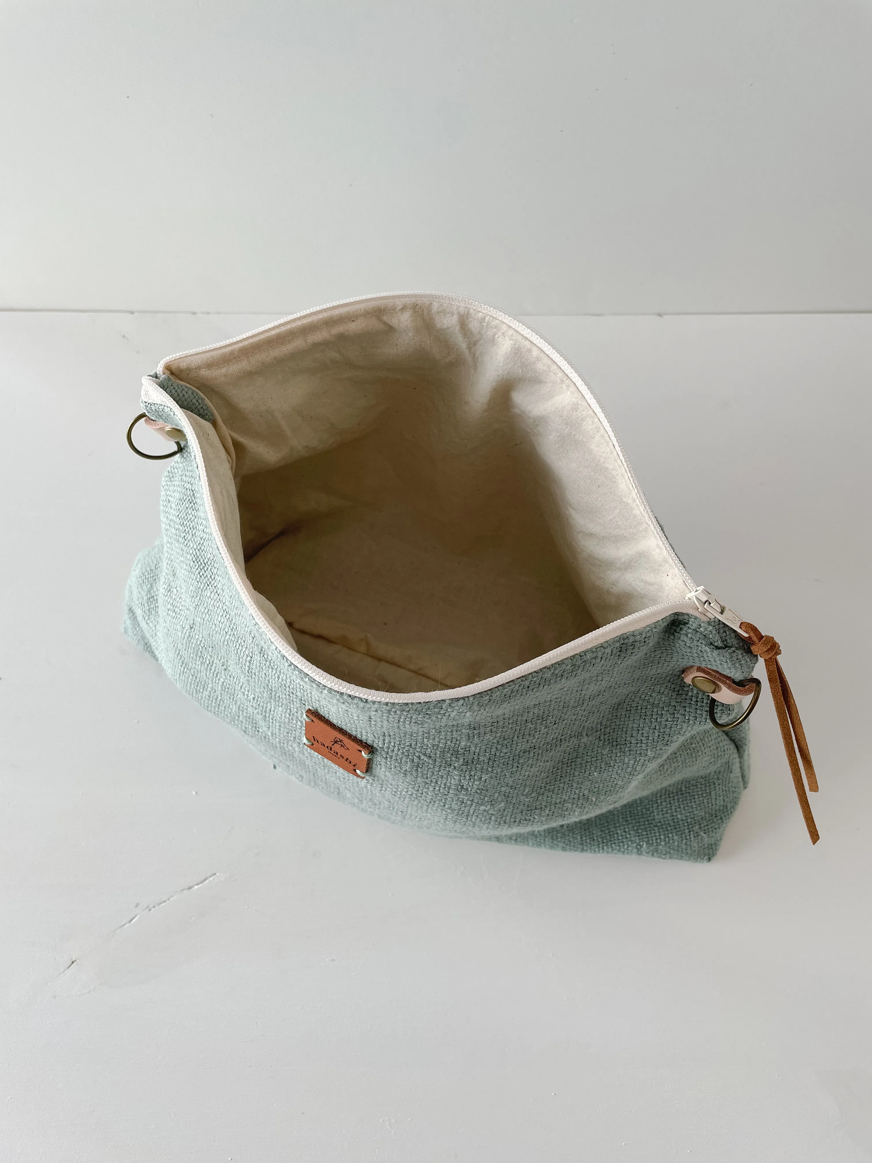 Slouchy pouch: green