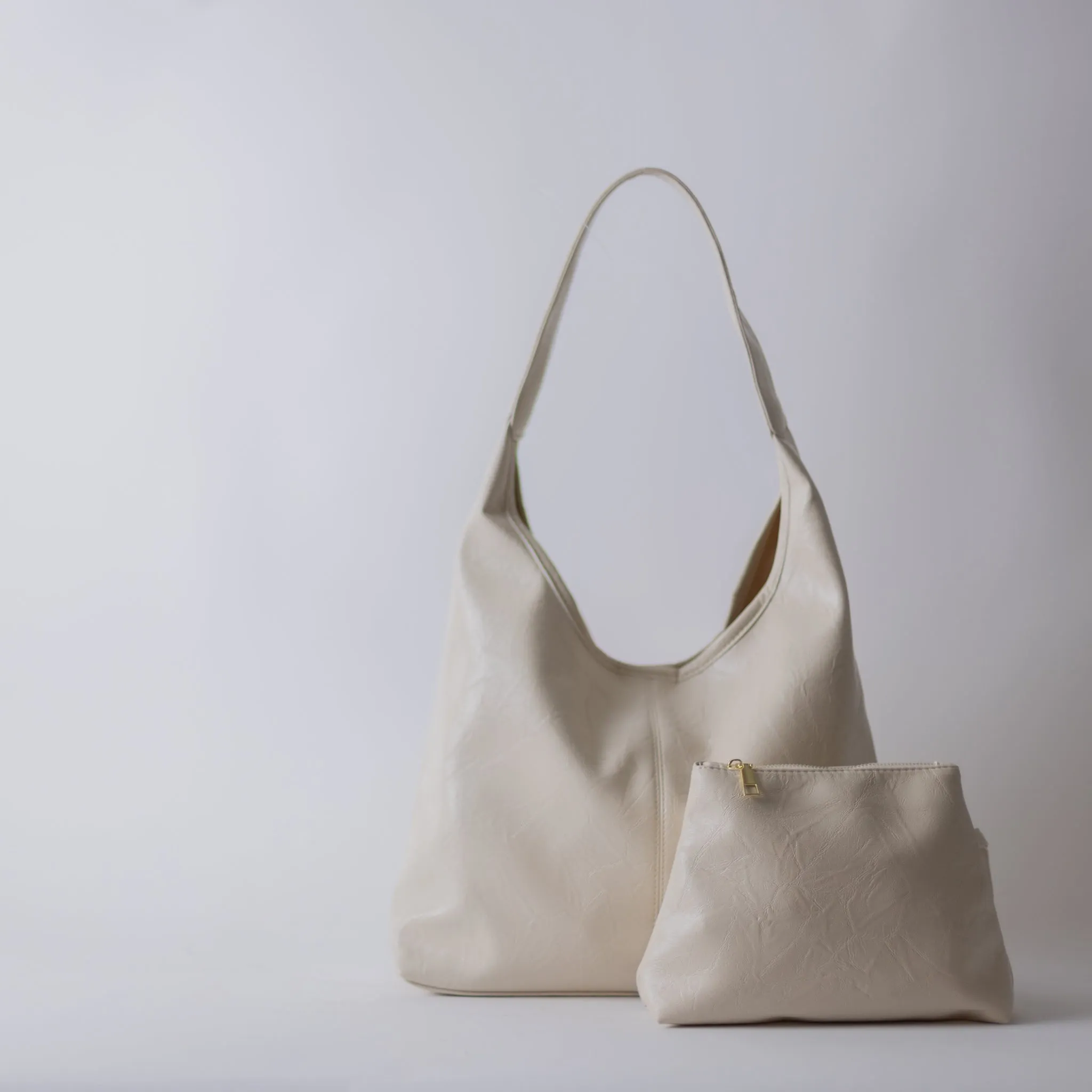SOFT VEGAN CREAM HOBO