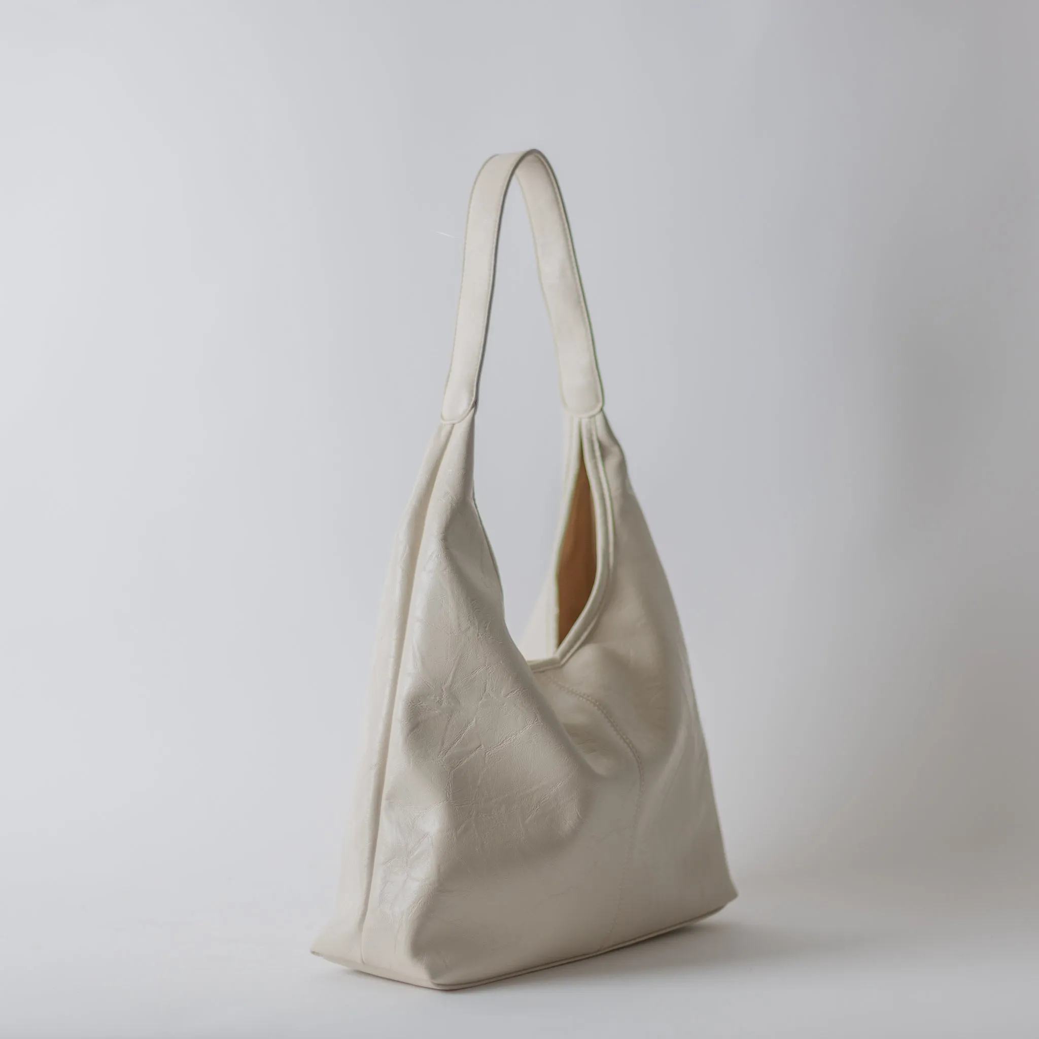 SOFT VEGAN CREAM HOBO