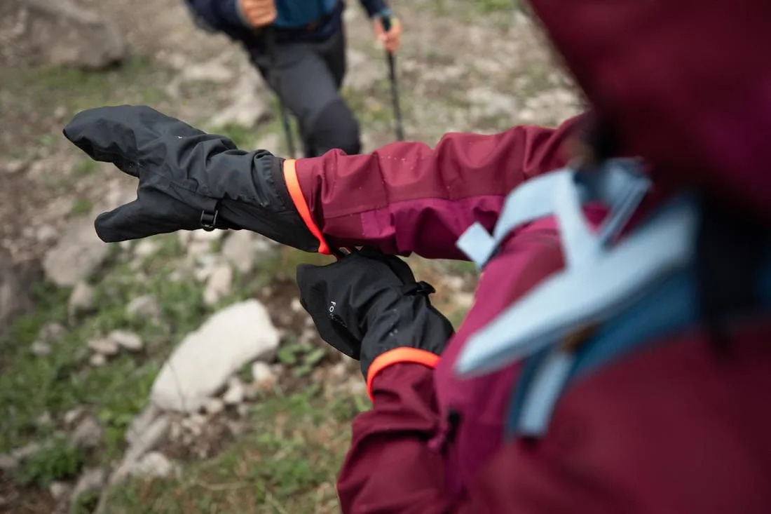 Sur-moufles de trekking montagne - mt500 imperméables noir - adulte