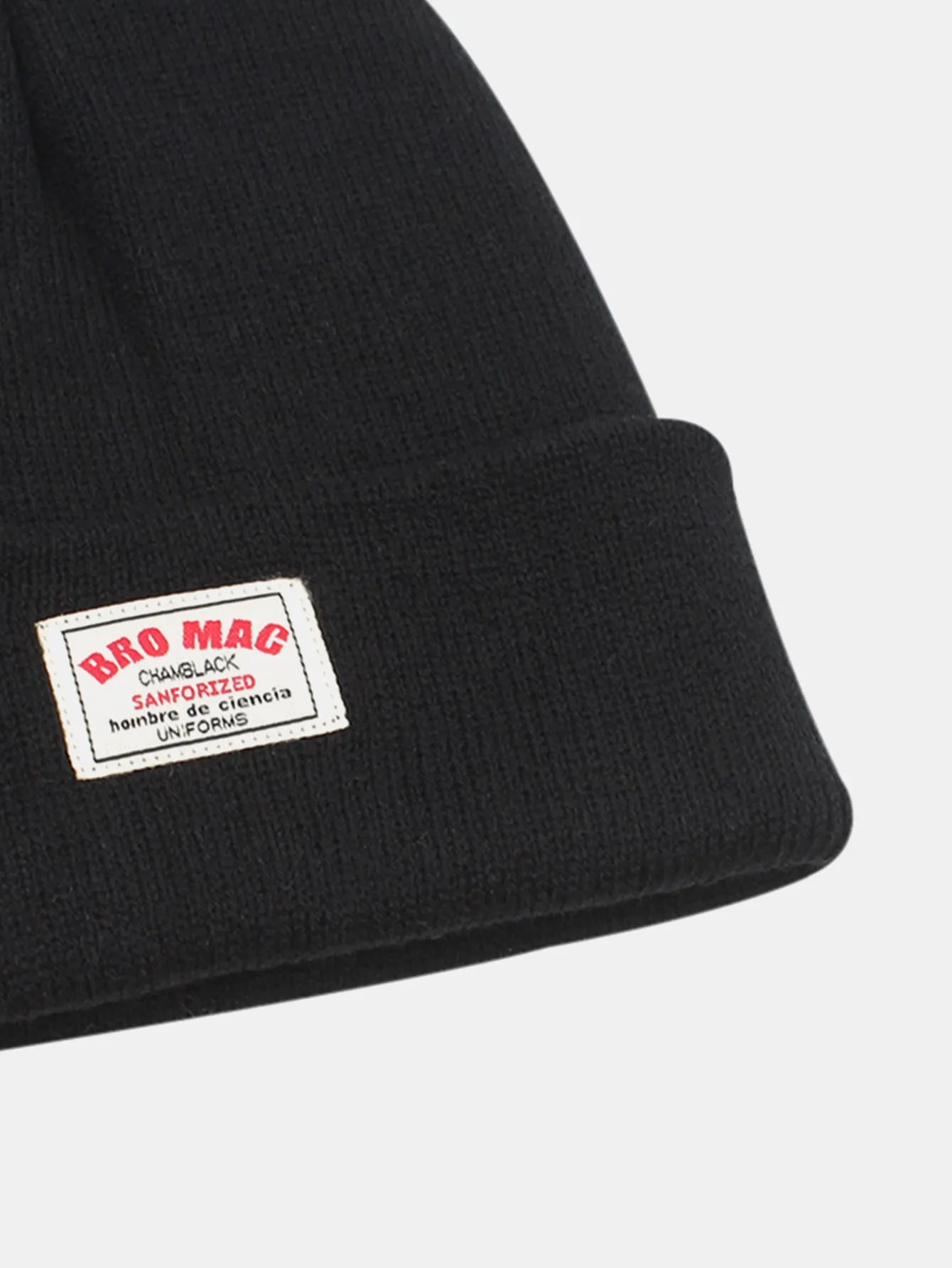 Topi rajutan neutral lembut dan hangat yang serba boleh
