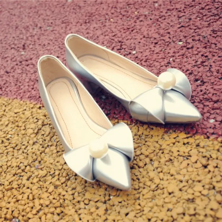 Women's Bowtie Pearl Chunky Heel Pumps